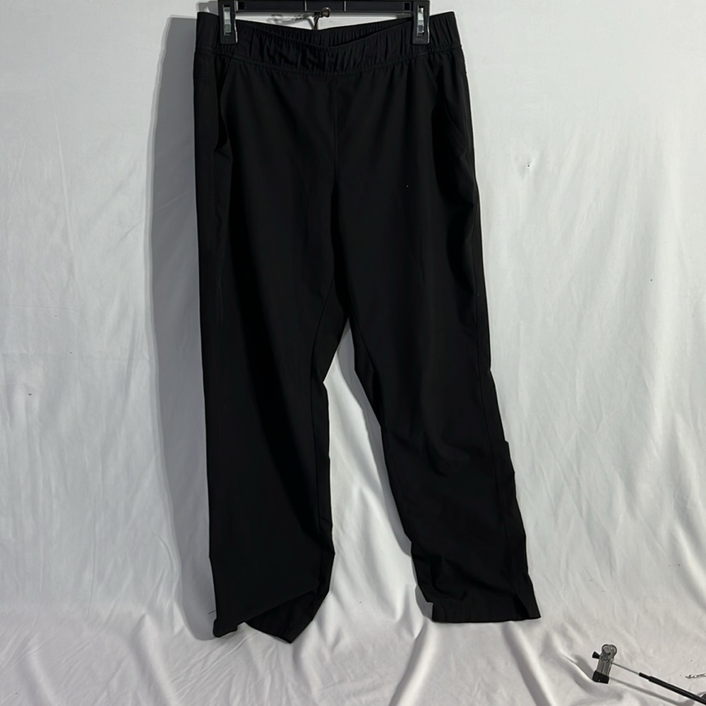 (2) Eddie Bauer size medium loungewear/workout pants. 1-blue 1-black